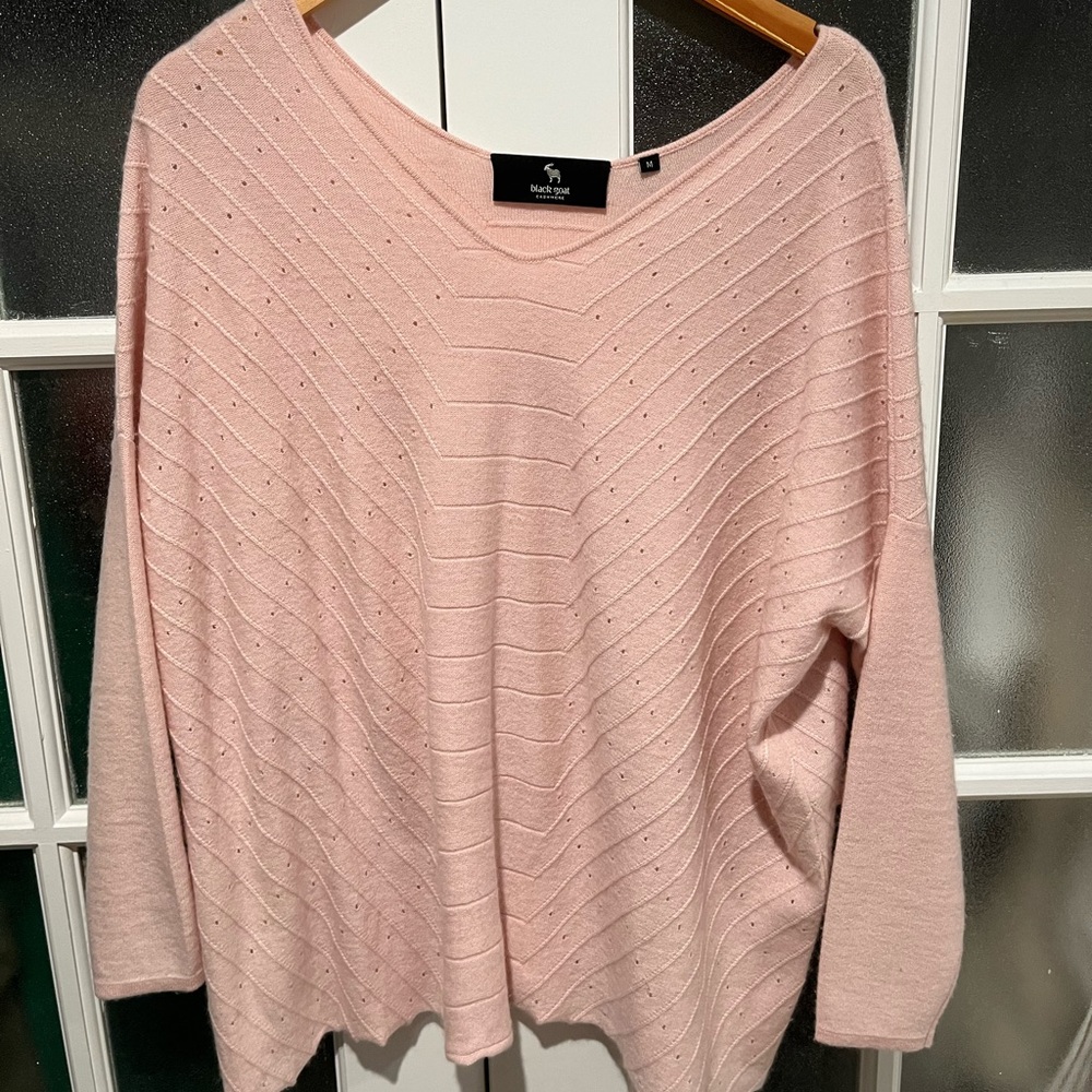 Black Goat M cashmere sweater